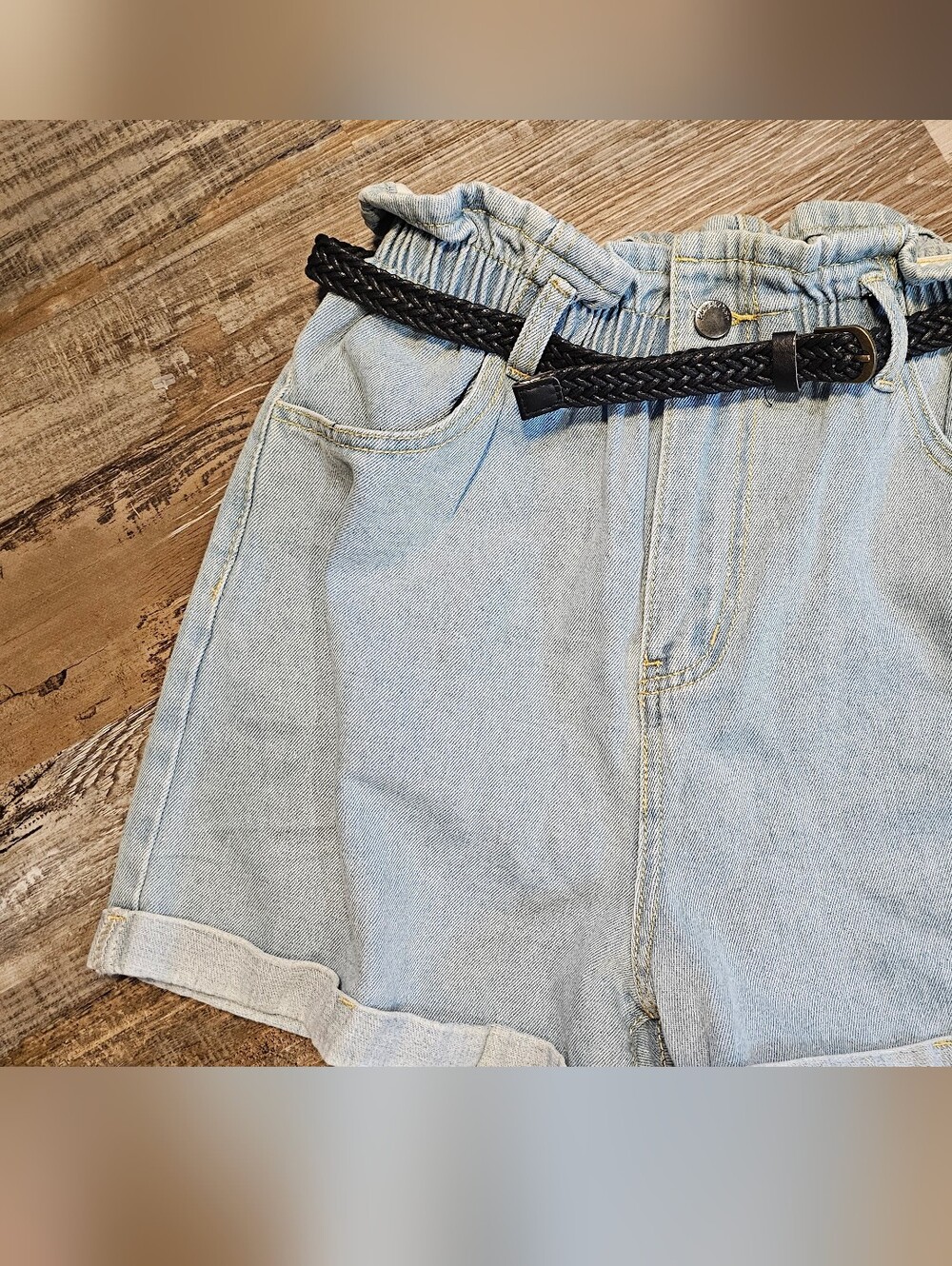 Plaid & Plain Light Wash Denim Paperbag Waist Shorts with Braided Belt NWT Sz M